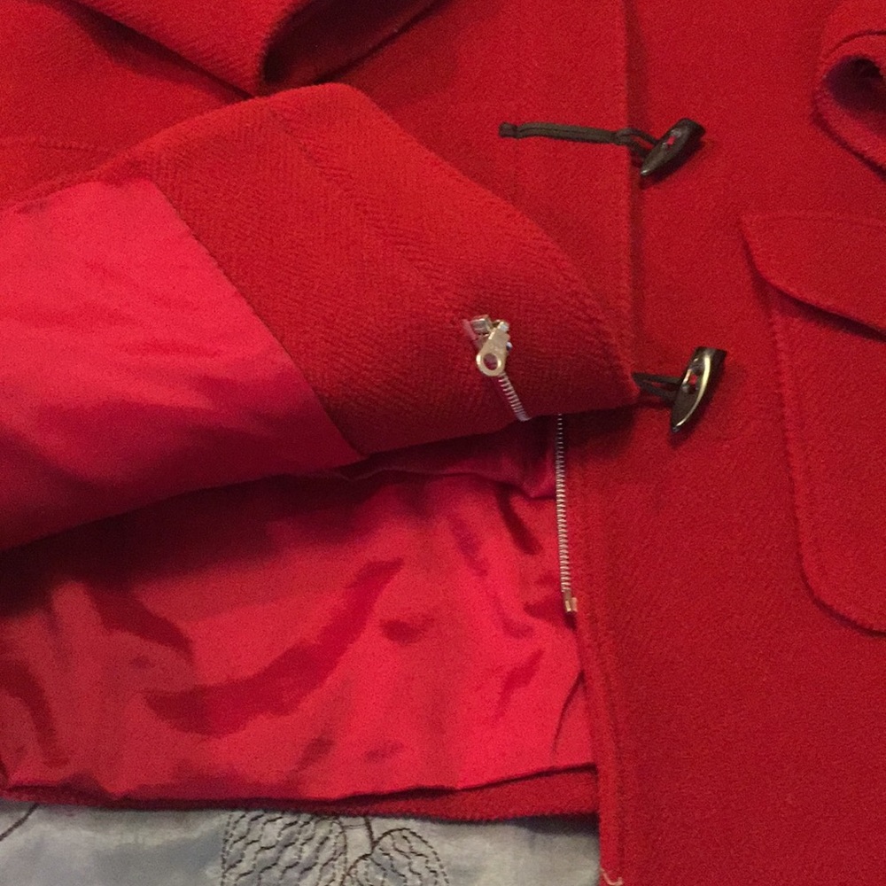 LL BEAN RED 3/4 LENGTH COAT WORN - Picture 4 of 7